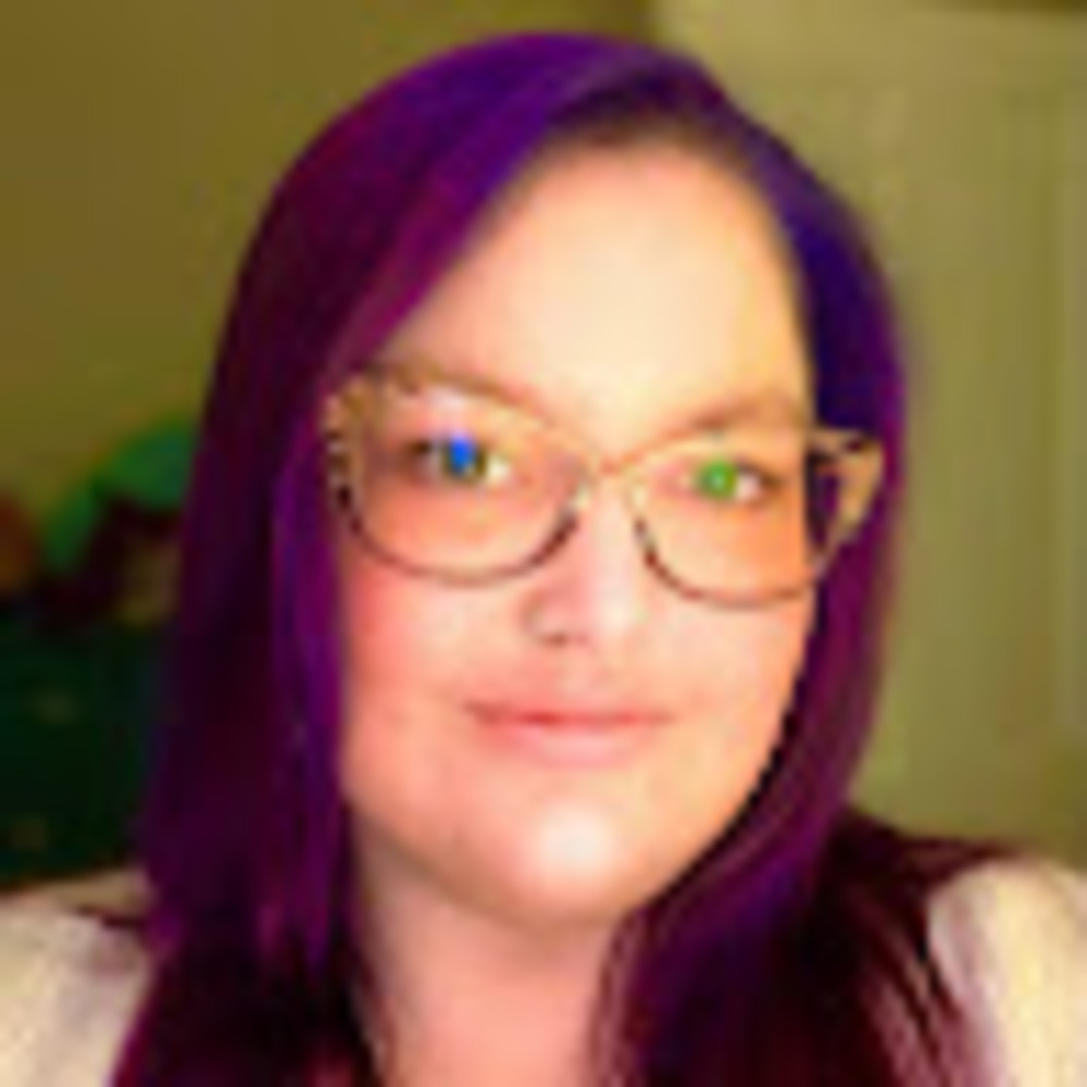 Meet your Posher, Elyssa
